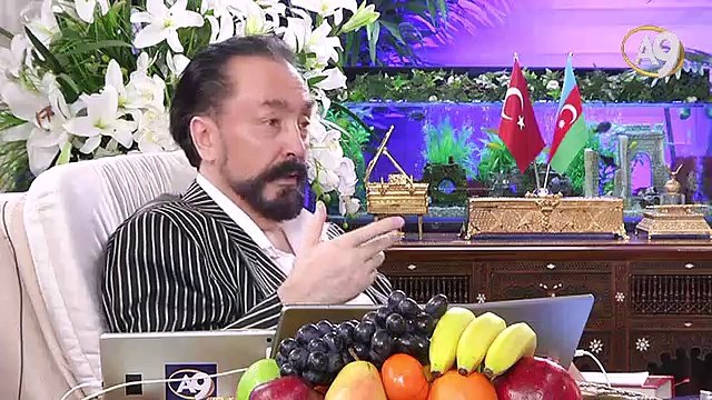 L'Interview d'Adnan Oktar en direct sur A9 TV avec la traduction simultanée (05.03.2016)