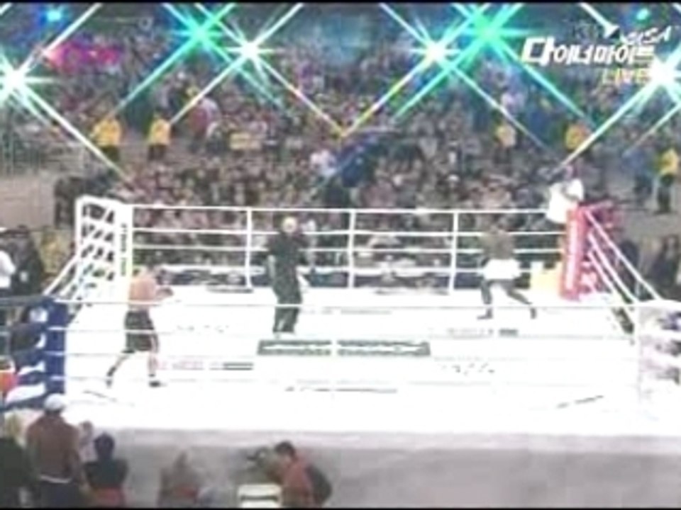 Melvin Manhoef vs Yoon Dong Sik (K-1 Dynamite USA)