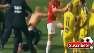 FUNNY MOMENTS IN FOOTBALL - FUNNY VIDEOS - PRANKS - 2015-2016