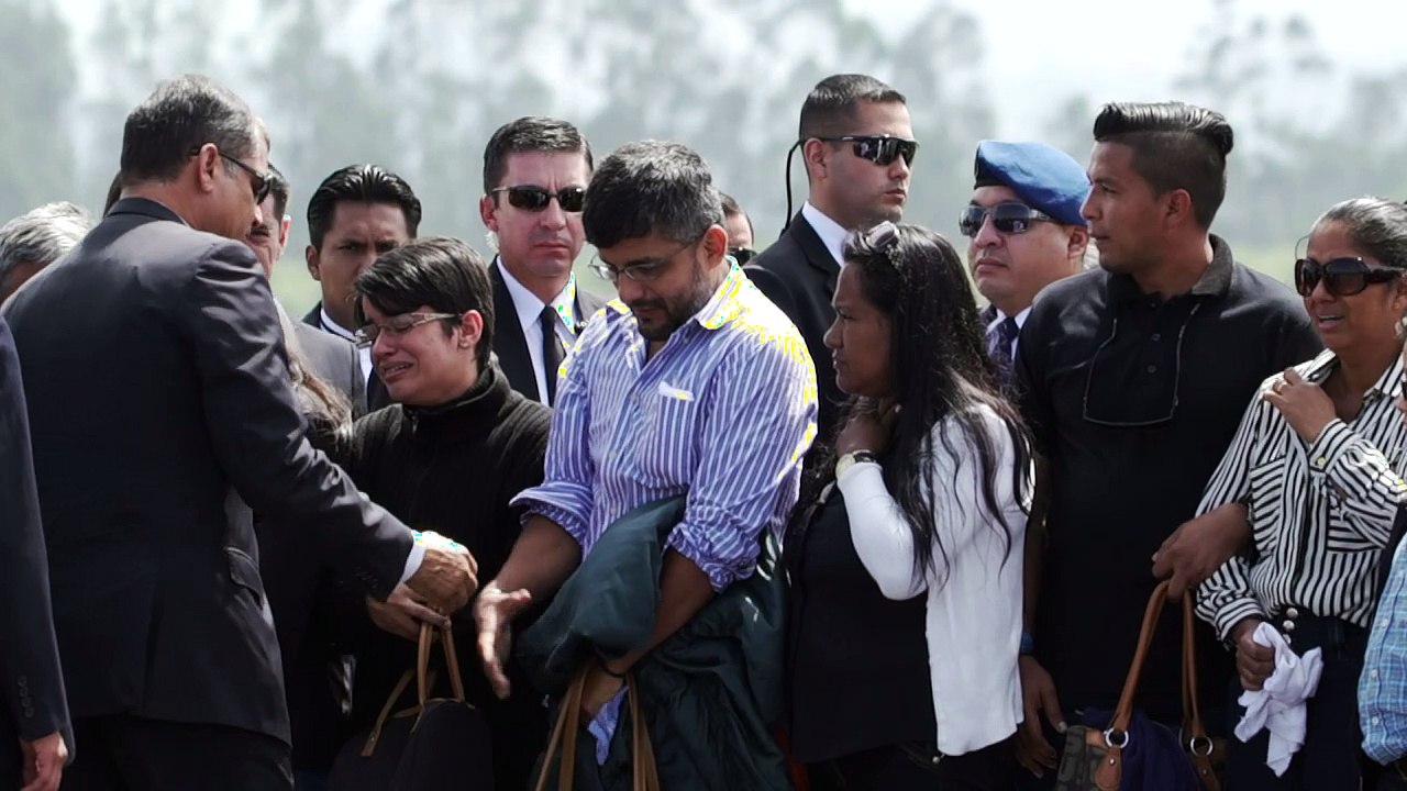 Corpos de acidente chegam a Quito