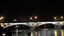 Esperanza de Triana cruzando el puente 2015 HD - Precioso