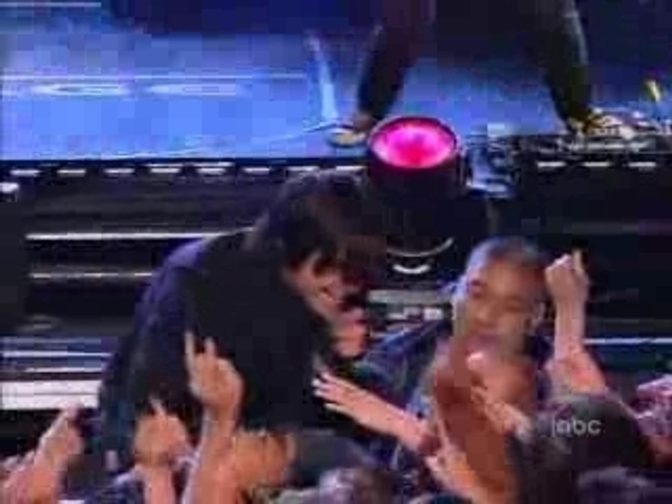 Jimmy_performance_The Kill