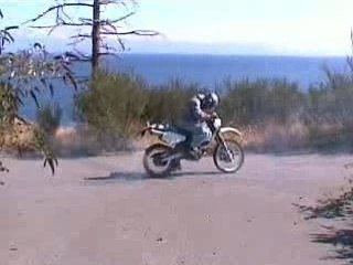 Regis fait de la moto