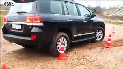 Difference between Land Cruiser V8 & Range Rover Off-Road Test