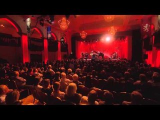 Judy Collins - The Fire Plays (Live In Ireland)