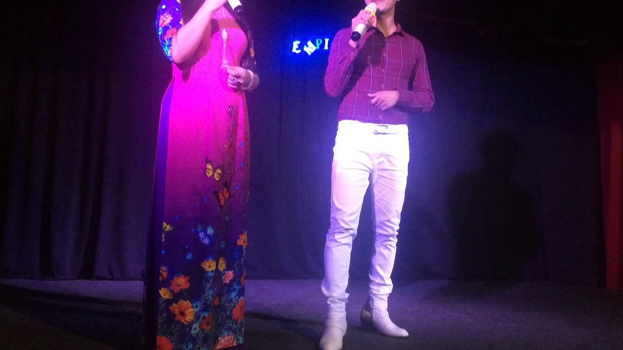 Lê Sang & Dương Hồng Loan hát Live