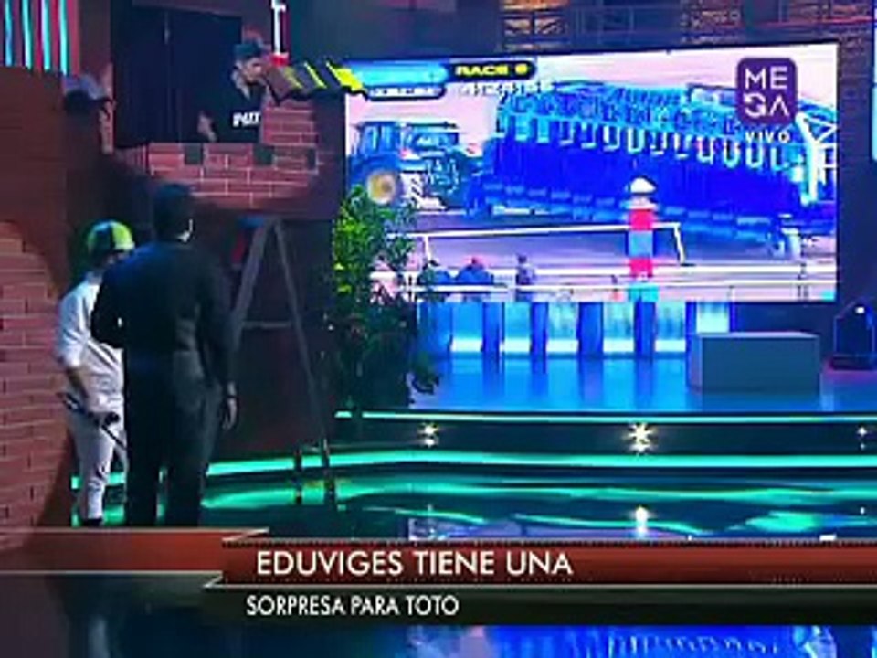 Detrás del muro MCC Serenata TOTO 23 DOUGLAS 13 Diciembre 2013 Parte 2 de 2