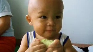 chinese baby eating apple NO.9