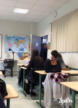 Pétage de plombs d'un enseignant en plein cours
