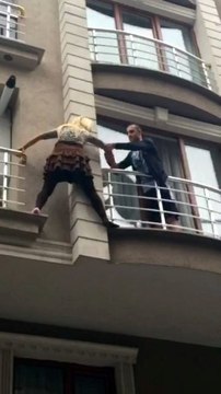 Kocam Beni Öldürecek Diyerek Balkondan Balkona Atladı
