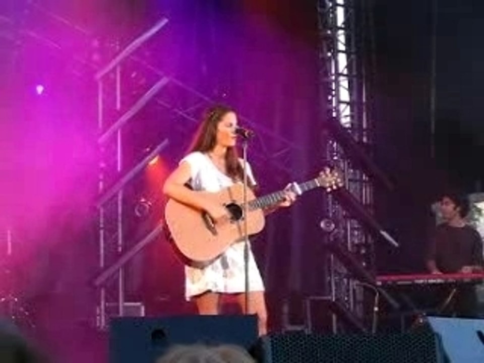 Elisa Tovati_Débile Menthole