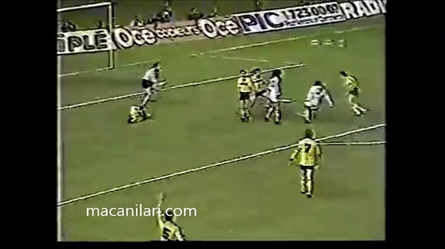 02.03.1983 - 1982-1983 UEFA Cup Winners' Cup Quarter Final 1st Leg Paris Saint-Germain 2-0 KSV Waterschei Thor