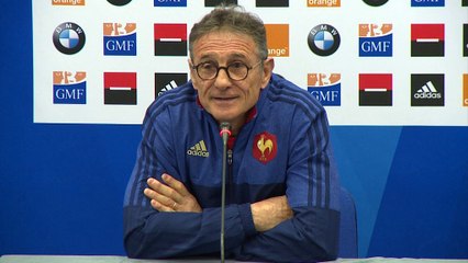 XV de France - "Papy" Novès ironise sur son expérience