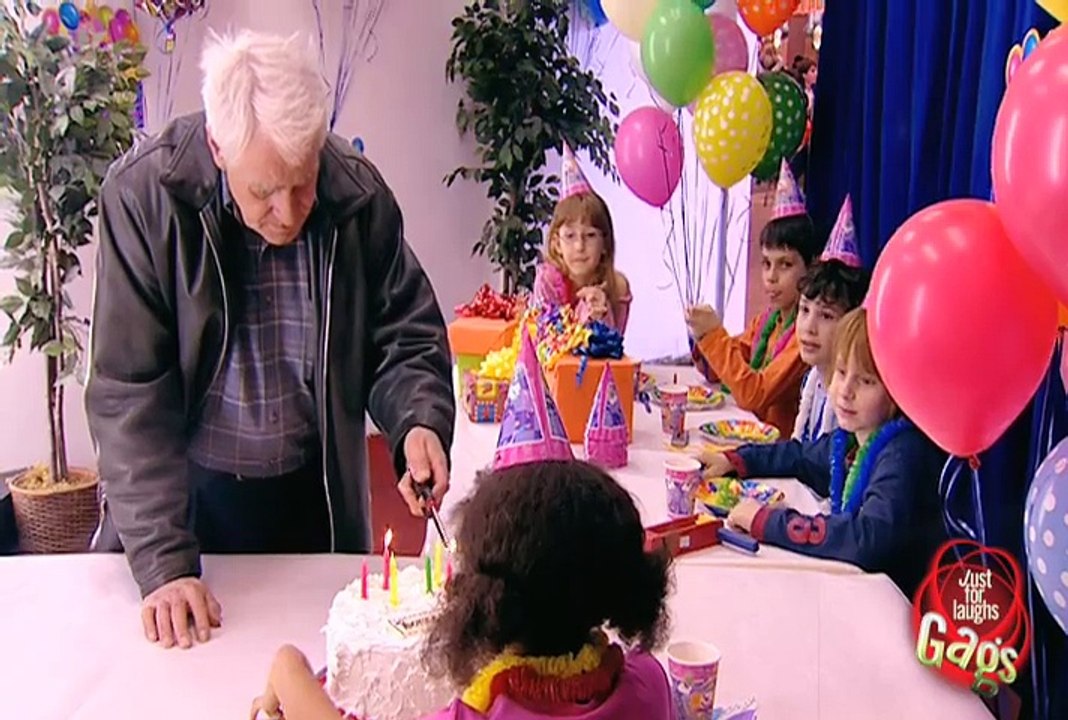 Daily Laughs_Blowing Candles Fail