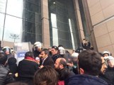 İstanbul Adalet Sarayı Önünde Avukatlara Polis Müdahalesi