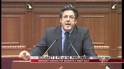 Ecejaket e PD-së në Parlament - News, Lajme - Vizion Plus