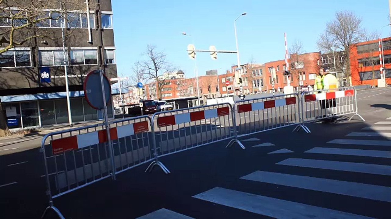 Waterlek zorgt voor problemen op de Eeldersingel in Stad - RTV Noord