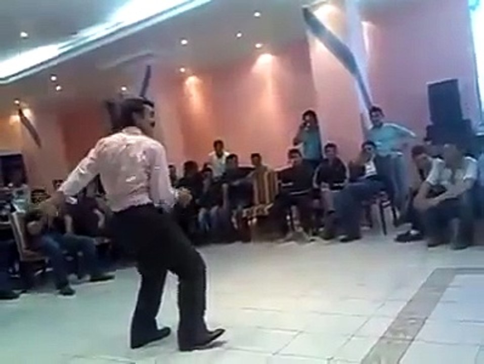Fehem Abinin Çılgın Dansı Yav He He Gifindeki Dans