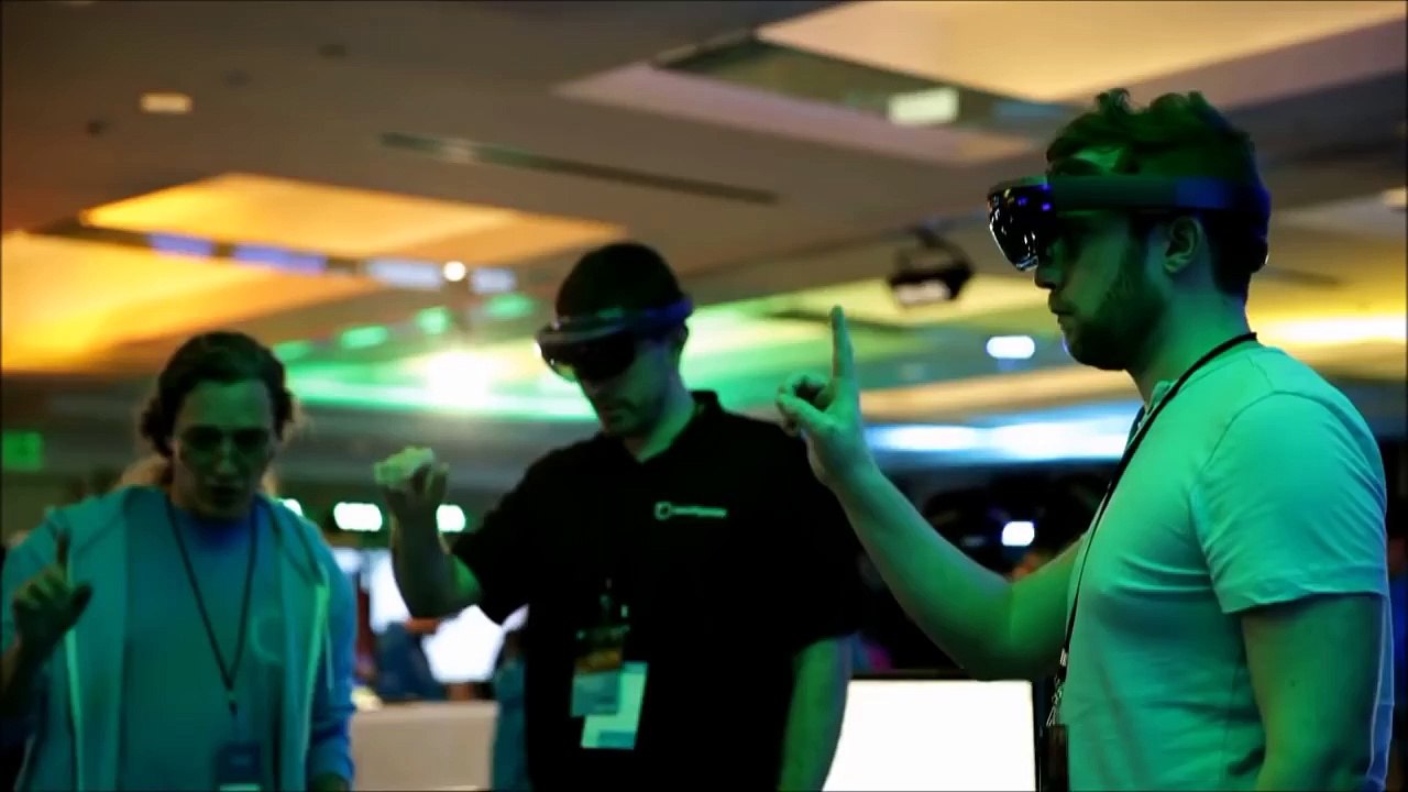 Awesome Tech 2016 - hololens