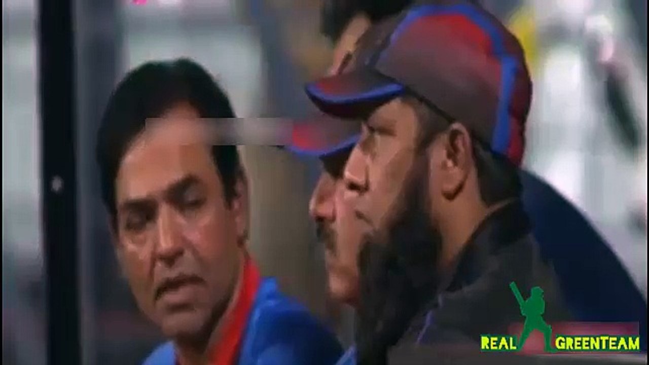 Inzamam offering prayers with Afghanistan team before start of the match