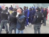 Pozzallo (RG) - Migranti, sbarcano in 640. Fermati due scafisti (17.03.16)