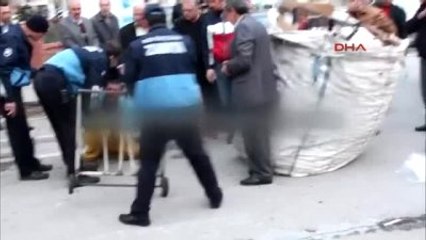 Konya'da Kağıt Toplayıcısından Zabıtaya, "Öldür .beni Ekmek Teknemi Alma"