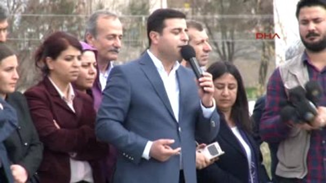 Diyarbakır Demirtaş Ortada Meclis Yokki, Bizi Mizi Meclis? Ten Atsan Ne Olur-Detaylar