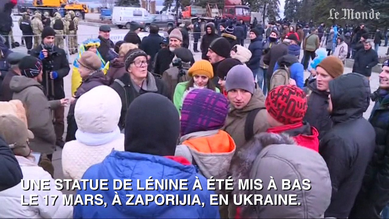 Une statue de Lénine mis à bas en Ukraine