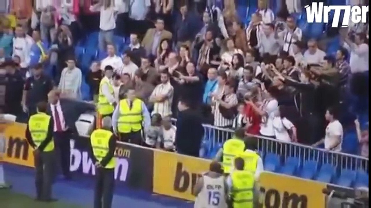 Cristiano Ronaldo Respect Moments 2015-2016 -Football Respect -CR7 Beautiful Moments