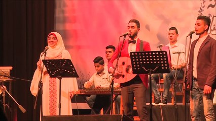 في غزة.. أغان تراثية في قالب حديث