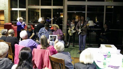 Robert Keefer Tony Nance & Brooke Wright perform 'Baby What Do You Want Me To Do 2014