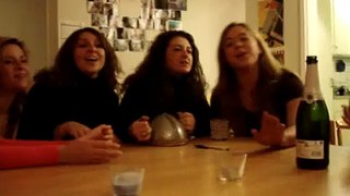 Italian girls singing Bachata in Lappis