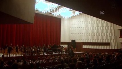 Piyanist Ünaldı Kırgızistan'da Konser Verdi