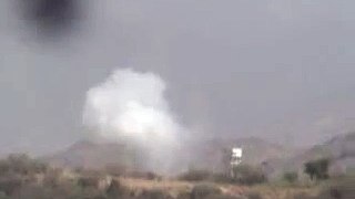 قصف وتدمير مواقع ومخازن الحوثيين بطائرات الأباتشي