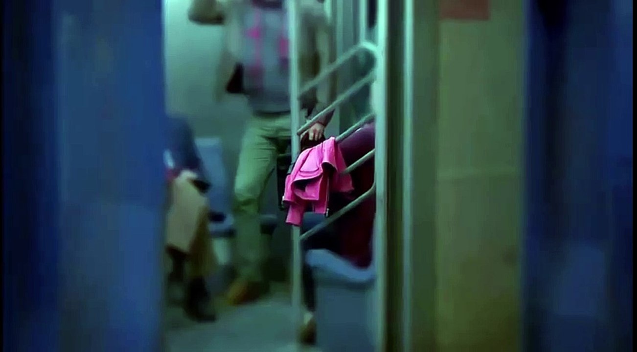 Babe (Cree Cicchino) Lost Jacket Slow Motion - Game Shakers Season 1