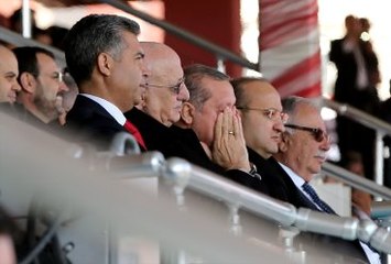 İmam Hatip Öğrencisinin Okuduğu Dua Şiiri Erdoğan'ı Ağlattı