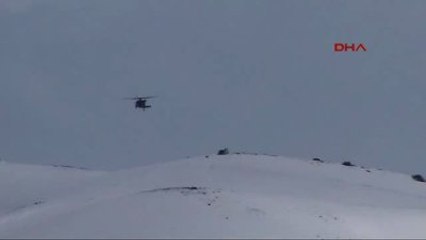 Yüksekova'da Polis ve Asker, Mahsur Kalanlar İçin Anons Yaptı