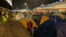 Thousands of refugees stranded at Piraeus port