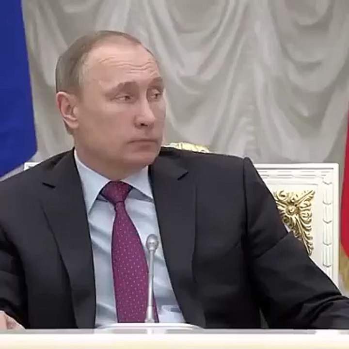 ПУТИН ПРОНЗИЛ ВЗГЛЯДОМ ПРОДАЖНОГО ЧИНОВНИКА