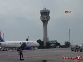 Kabin memuru uçakta düştü