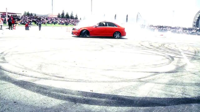 Drifting Mercedes-Benz C63 AMG