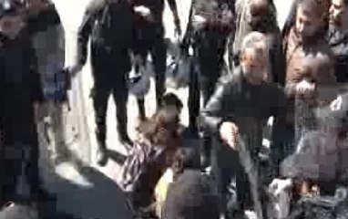 Akademisyenlere destek için Metris'e gelen gruba polis müdahalesi