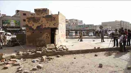 Atacan con una granada un control policial en Karachi