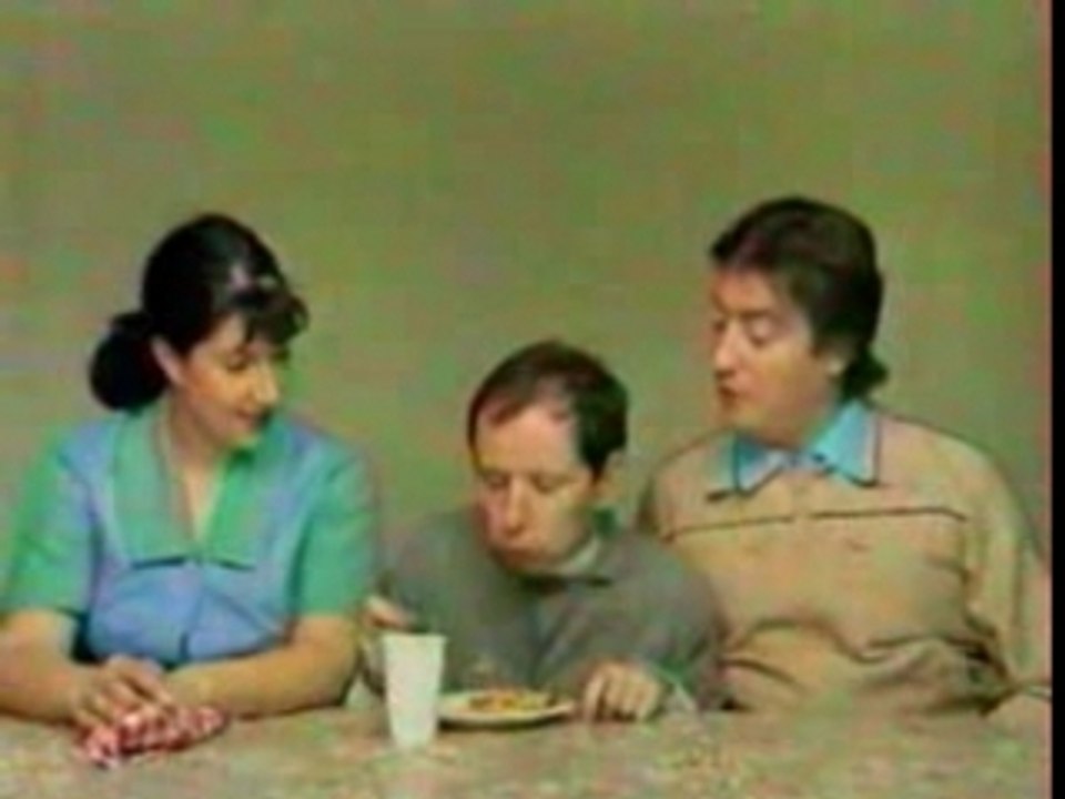 Fifils fait bécot à marraine et à parrain