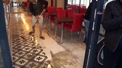 Mersin'de sağanak yağış baskınlara neden oldu
