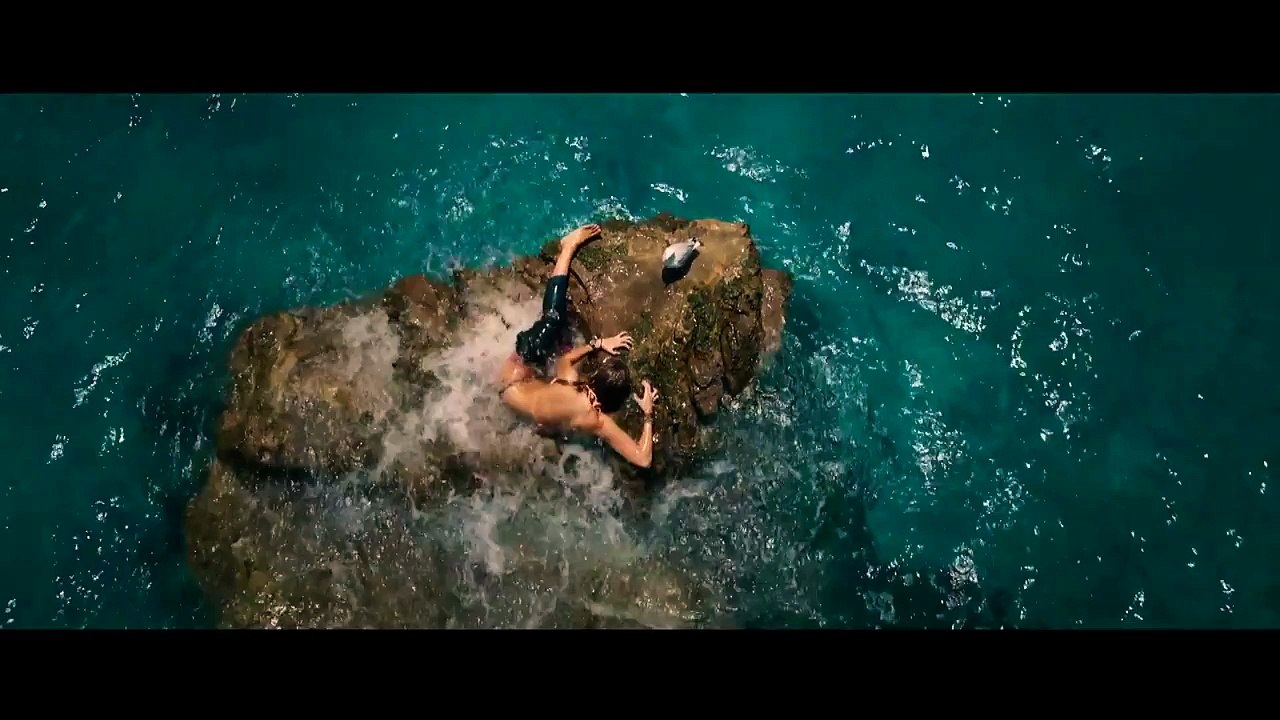 THE SHALLOWS bande-annonce 1 VO