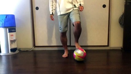 サッカー トレーニング 足裏 連携 ストリート系