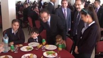 Adalet Bakanı Bozdağ, Şehit Aileleri ile Yemekte Bir Araya Geldi