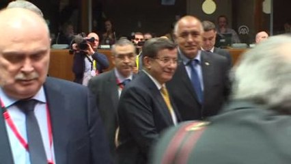 Başbakan Davutoğlu, AB Üyesi 28 Ülkenin Liderleriyle Bir Araya Geldi