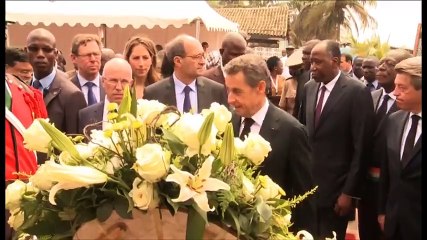 Attaque de Grand-Bassam_ Nicolas Sarkozy s'incline sur la mémoire des victimes